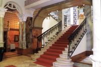 Hotel Palatinus City Center Pécs elegáns lépcsöháza Hotel Palatinus City Center Pécs elegáns lépcsöháza