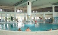 Gyógyvizes medence Zalakaroson közvetlen átjárással az új szállodába