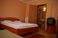 Szabad kétágyas szoba Cserkeszőlőn a Hotel Royalban Szabad kétágyas szoba Cserkeszőlőn a Hotel Royalban