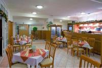 3* Thermal Hotel Mosonmagyaróvár étterme tele finomságokkal 3* Thermal Hotel Mosonmagyaróvár étterme tele finomságokkal