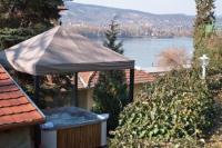 Dunai panorámás jacuzzi Visegrádon a Vár Wellness és Kastélyszállodában Dunai panorámás jacuzzi Visegrádon a Vár Wellness és Kastélyszállodában